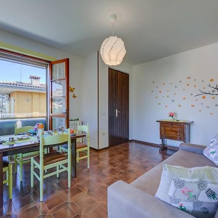 Villa Fiorita Apartments - Happy Rentals Sirmione Buitenkant foto