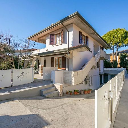 Villa Fiorita Apartments - Happy Rentals Sirmione Buitenkant foto