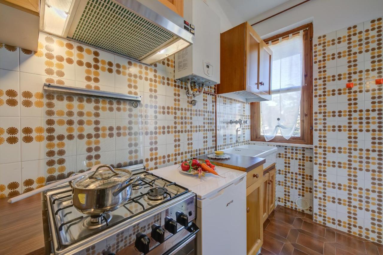 Villa Fiorita Apartments - Happy Rentals Sirmione Buitenkant foto