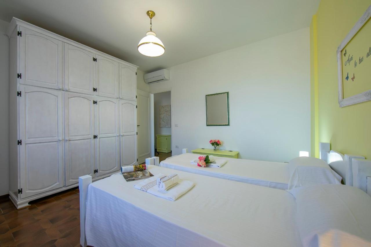Villa Fiorita Apartments - Happy Rentals Sirmione Buitenkant foto
