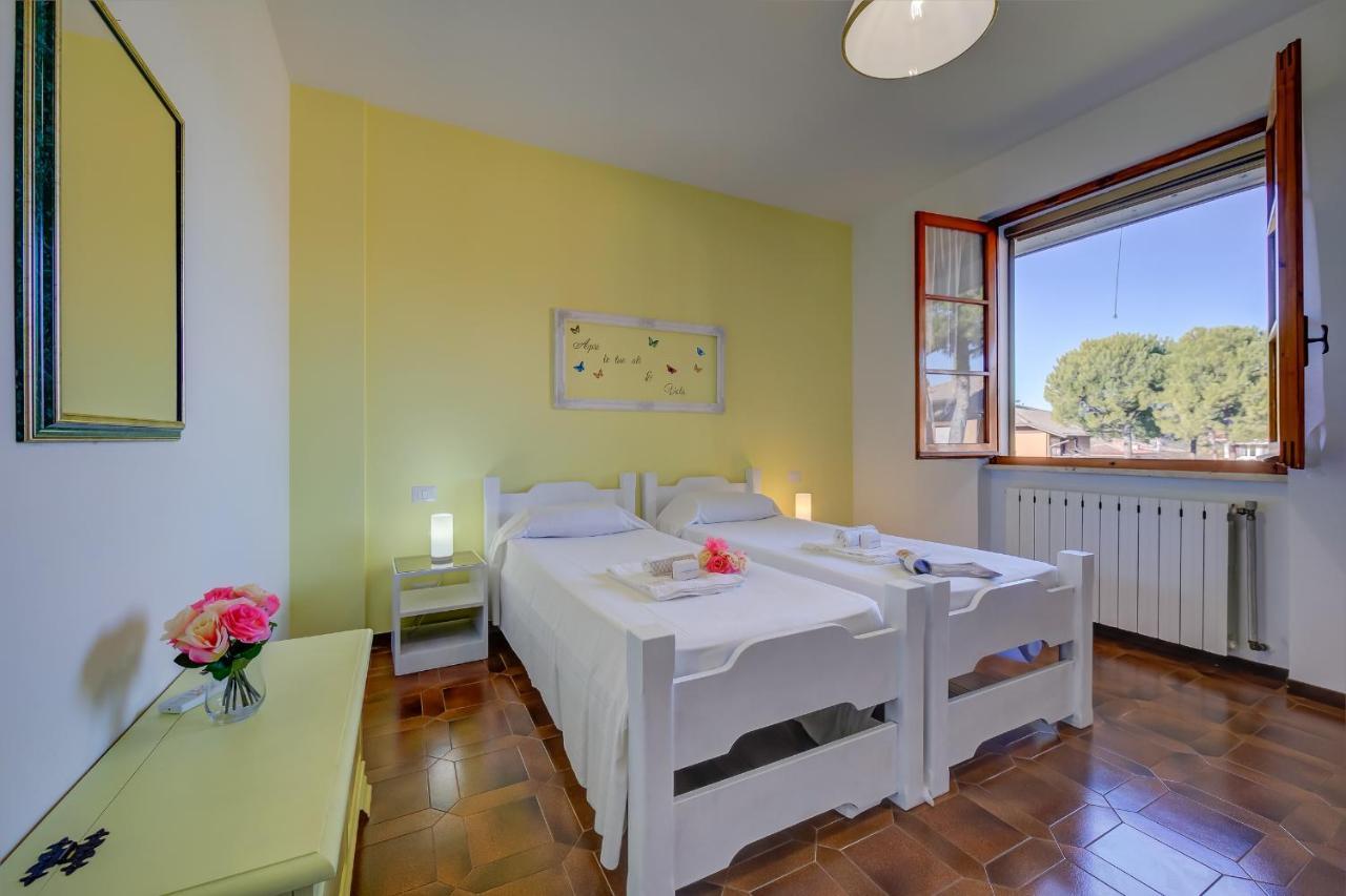 Villa Fiorita Apartments - Happy Rentals Sirmione Buitenkant foto