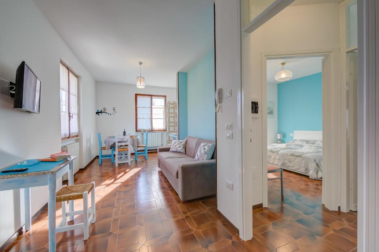 Villa Fiorita Apartments - Happy Rentals Sirmione Buitenkant foto