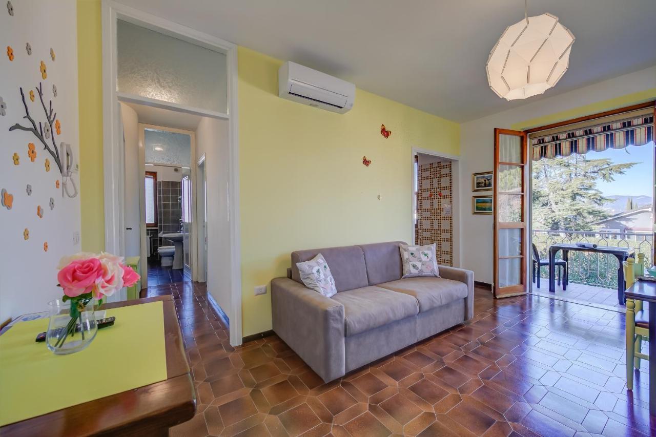 Villa Fiorita Apartments - Happy Rentals Sirmione Buitenkant foto