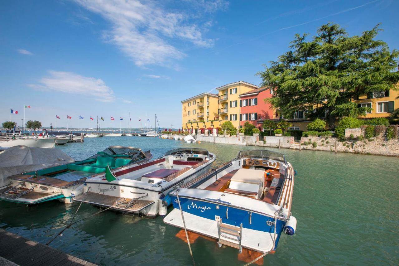 Villa Fiorita Apartments - Happy Rentals Sirmione Buitenkant foto