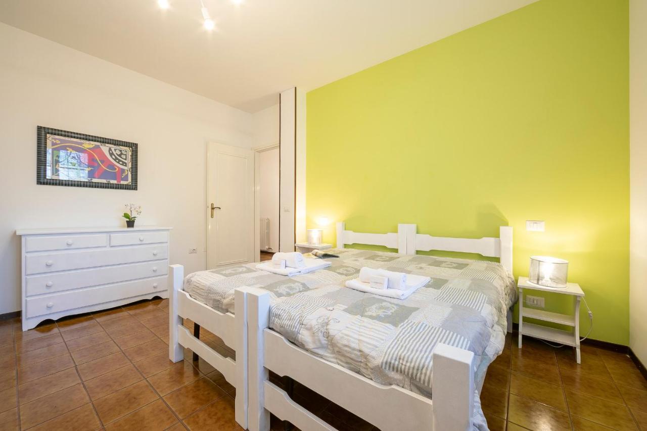 Villa Fiorita Apartments - Happy Rentals Sirmione Buitenkant foto