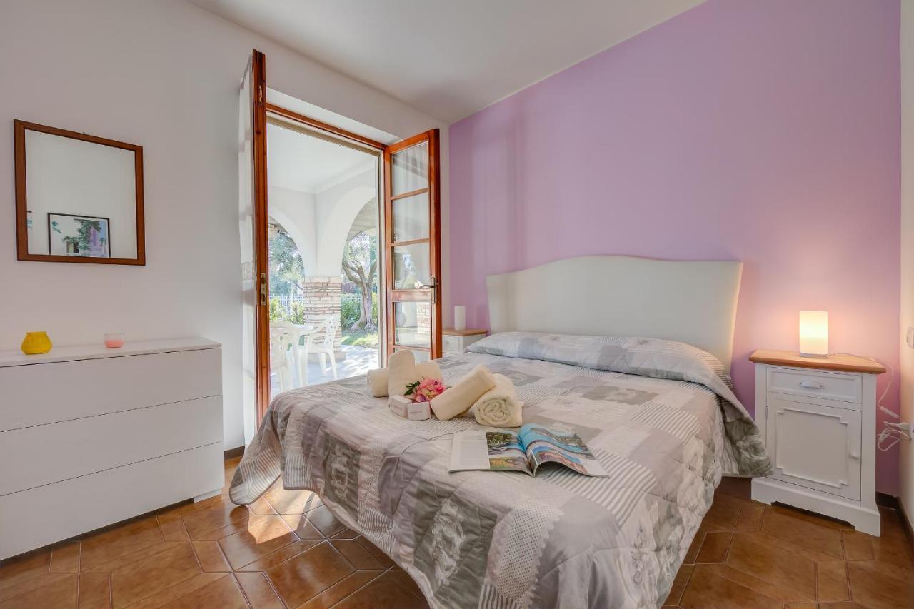 Villa Fiorita Apartments - Happy Rentals Sirmione Buitenkant foto