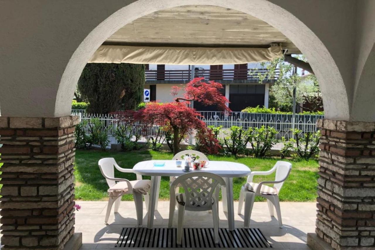 Villa Fiorita Apartments - Happy Rentals Sirmione Buitenkant foto
