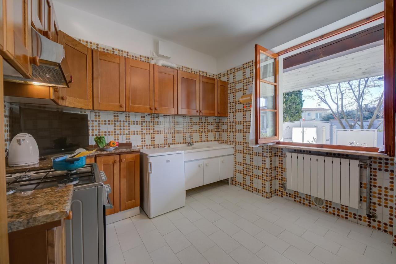 Villa Fiorita Apartments - Happy Rentals Sirmione Buitenkant foto